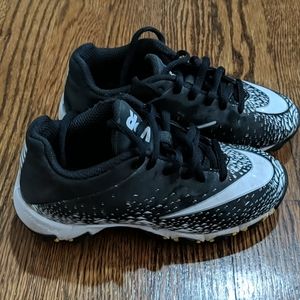 Boy Nike baseball cleats
